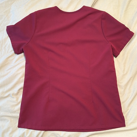 FIGs Catalina One Pocket Scrub Top - Picture 2 of 2